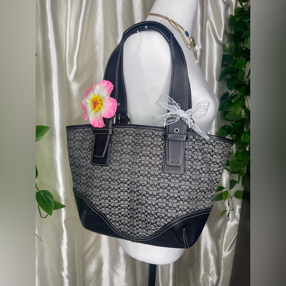 Vintage coach grey monogram soho tote bag